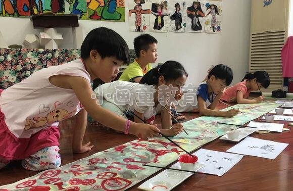 周氏兄弟鼓励广西儿童美术教育家创“新的开端